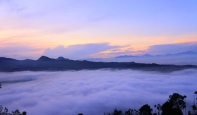 REKOMENDASI-Hiking Asyik di Bandung: Rekomendasi Spot untuk Pemula yang Seru dan Aman! (Sumber: https://id.wikipedia.org/)