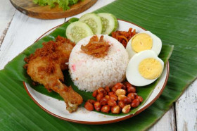 RECOMENDATION- Here It Is! Comfortable Indonesian Style Lunch Ideas for Eating at The Office (Source: https://www.finnafood.com/)