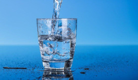 INFO- Rahasia Kulit Glowing Ala Gen Z: Berapa Liter Air yang Harus Kamu Minum Setiap Hari? (Sumber: https://hellosehat.com/)