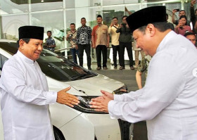 RIDWAN KAMIL DIRESTUI Golkar dan Gerindra. Pertemuan Ketua Umum Golkar, Airlanggar Hartarto dan Ketua Umum Gerindra Prabowo Subianto. @airlanggahartarto_official/Instagram.