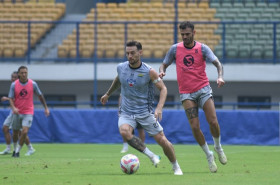 Gelandang Persib asal Spanyol, Tyronne del Pino sebut masih ada 12 laga final di Liga 1 musim ini. (FOTO: Persib).