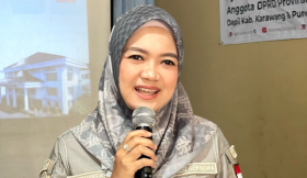 Anggota Dewan Perwakilan Rakyat Daerah (DPRD) Provinsi Jawa Barat, Hj. Gina Fadlia Swara, S.E., M.M., memimpikan Persib kembali menjadi juara dalam gelaran bergengsi di ajang Final Championship Series Liga 1 melawan Madura United. @gina.fadliaswara.