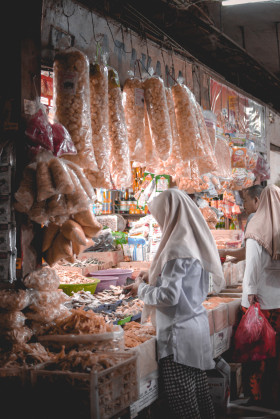 (suasana pasar/foto: unsplash)
