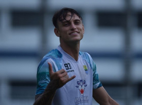 Stefano Beltrame - Gelandang serang Persib Bandung asal Italia ini mengaku sangat antusias untuk tampil melawan Persija Jakarta di Liga 1 2023/2024. (Persib.co.id).