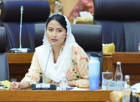 JIKA DUNIA INDUSTRI TERDAMPAK - Anggota Komisi VII DPR RI, Dyah Roro pertanyakan upaya mitigasi gempa megathrust dari Kemenperin. (Foto: dpr.go.id).