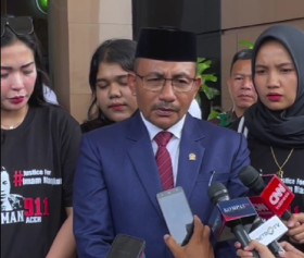 LARANG PENGERAS SUARA - Aggota DPD RI asal Aceh H. Sudirman (Haji Uma) mengkritisi SE Menag terkait larangan pengeras suara di luar masjid. (Instagram/@sudirmanhajiuma).