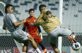 Adaptasi kondisi lapangan dan cuaca di Thailand, #PERSIB menggelar persiapan terakhir jelang laga. @persib