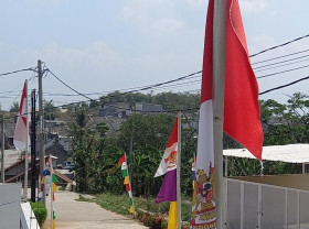 LAGU MAJU TAK GENTAR - Ilustrasi bendera merah putih. Berikut lirik lagu Maju Tak Gentar. (Foto: Pipin/AyoBacaNews.com).