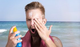 KESALAHAN PAKAI SUNSCREEN - Jangan sampai selama ini kamu pakai sunscreen tapi ternyata hanya percuma. - Foto ilustrasi Pixabay/Sammy-Sander.