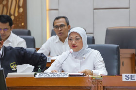 KEMENAKER - Menaker Ida Fauziyah Luncurkan Program Keselamatan dan Kesehatan Kerja (K3) Nasional 2024-2029.- website/kemenaker.go.id