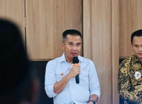 Pj Gubernur Jawa Barat, Bey Triadi Macmudin meminta masyarakat waspada bencana alam di musim pancaroba. (Foto: Instagram/@bey.machmudin).