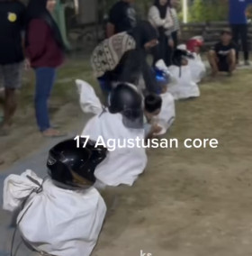 17 AGUSTUS- Momen Lucu 17 Agustus (Sumber: Instagram @kuku_salma)