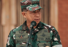 Panglima TNI rotasi 300 perwira untuk regenerasi dan pembinaan karier. TNI selalu loyal pada negara, bukan individu.