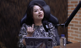 Konsultan metafisika Lely LV menjelaskan pentingnya memahami energi dalam kehidupan sehari-hari, mulai dari karier hingga hubungan pribadi. Praktik ini semakin diminati oleh banyak orang yang ingin mencari keseimbangan hidup. Foto: @nandapersada.