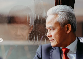 GANJAR PRANOWO - Calon presiden nomor urut 3 ini menilai surat amicus curiae yang dibuat oleh Megawati Soekarnoputri bisa membuat keputusan MK dilakukan dengan seadil-adilnya. Instagram/@ganjar_pranowo.