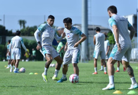 Berikut prediksi susunan pemain Lion City Sailors vs Persib di AFC Champions League, saksikan siaran langsung malam ini live RCTI. (Foto: Persib).