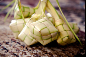 Ketupat biasanya selalu menjadi hidangan favorit setiap perayaan hari besar keagamaan. Ilustrasi/Freepik.