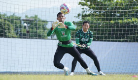 Asisten pelatih kiper Persib, I Made Wirawan terbang ke Malaysia untuk mengikuti kursus kepelatihan penjaga gawang. (FOTO: Persib).