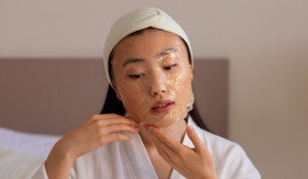 SKINCARE - Simpan skincare dalam kulkas, bisa memberikan sensasi dingin yang sangat nyaman, tapi tidak berlaku untuk semua jenis. - Foto ilustrasi/freepik.