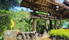 SEJARAH SUKU SUNDA - Jawa Barat masih memiliki banyak kampung adat yang dihuni oleh suku sunda. -Foto. dok.cimahikota.go.id.
