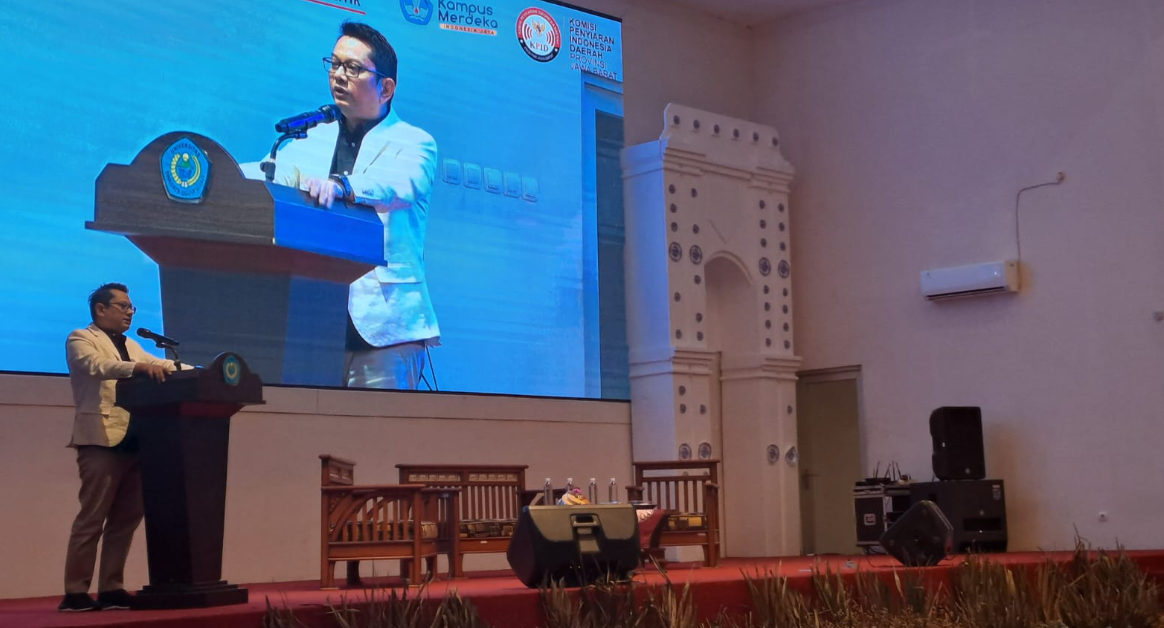 Ketua KPID Jawa Barat, Dr. Adiyana Slamet, S.IP.